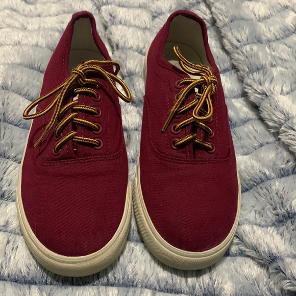 Boy’s Old Navy Van Style Shoes - Picture 2 of 4